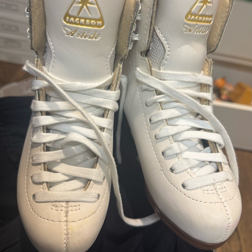 Jackson Artiste Girls Figure Skates (13B) - Barely worn